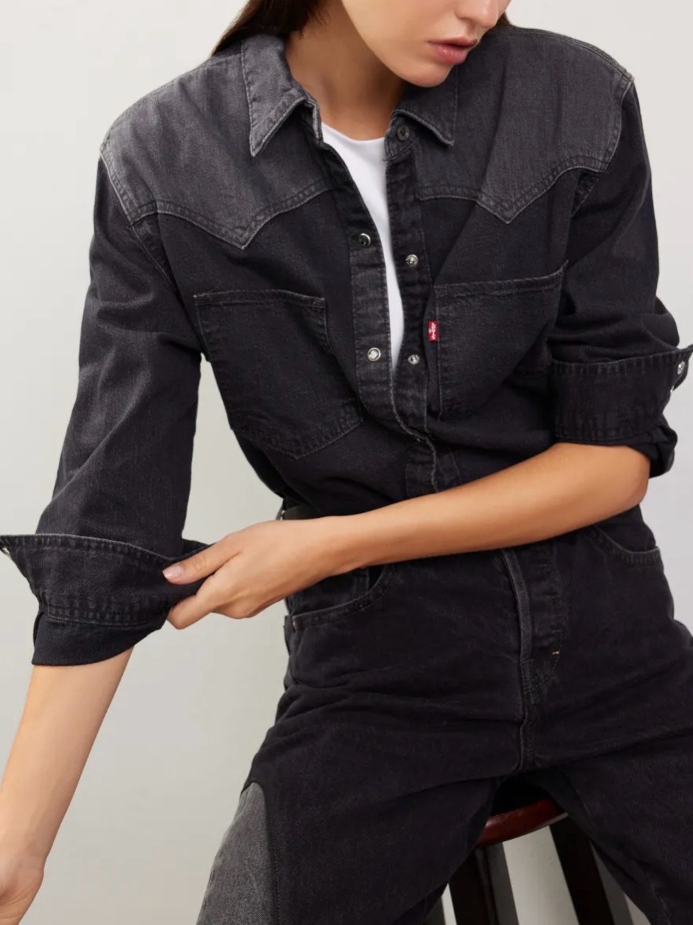 Levi’s Teodora Black Denim Pearl Snap Button Long Sleeve Shirt Size Medium NWT